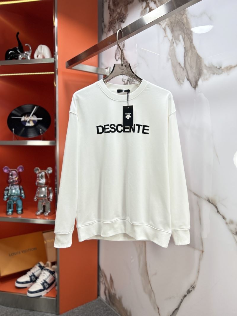 Descente Hoodies